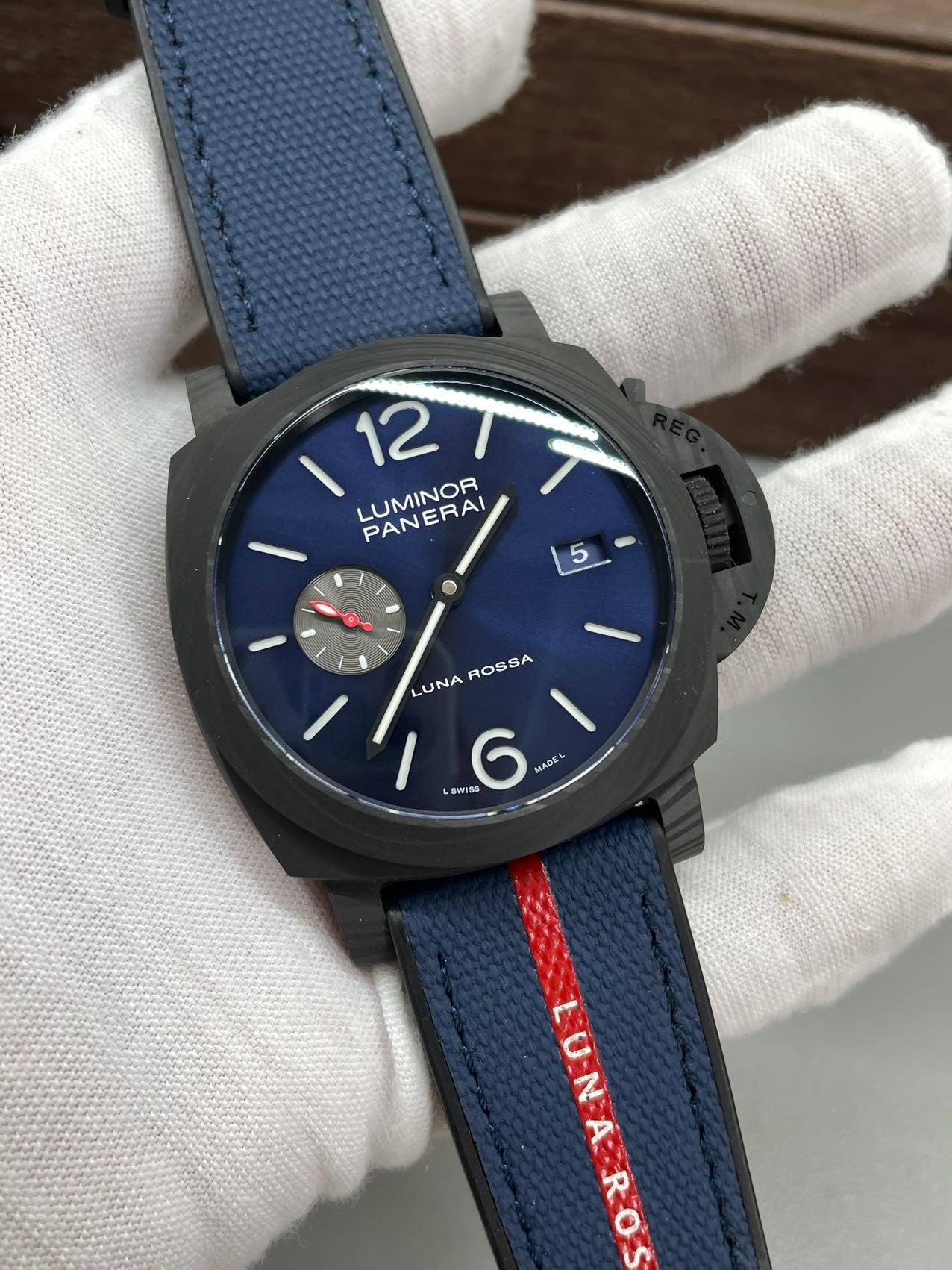 Panerai Luminor PAM01529 Marina Carbotech™ Luna Rossa 1:1 Best Edition VS Factory