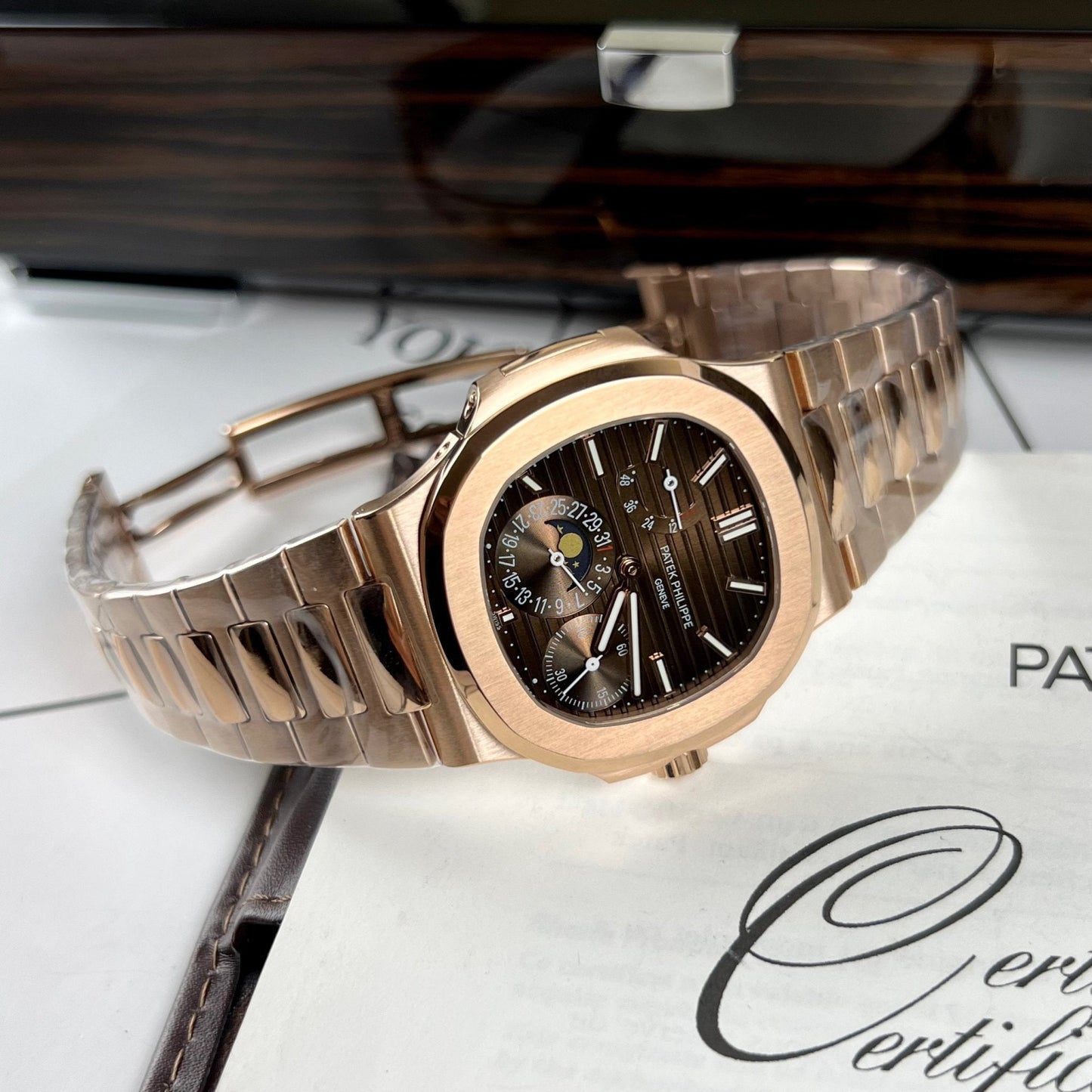 Patek Philippe Nautilus 5712/1R-001 plaqué or rose 18 carats