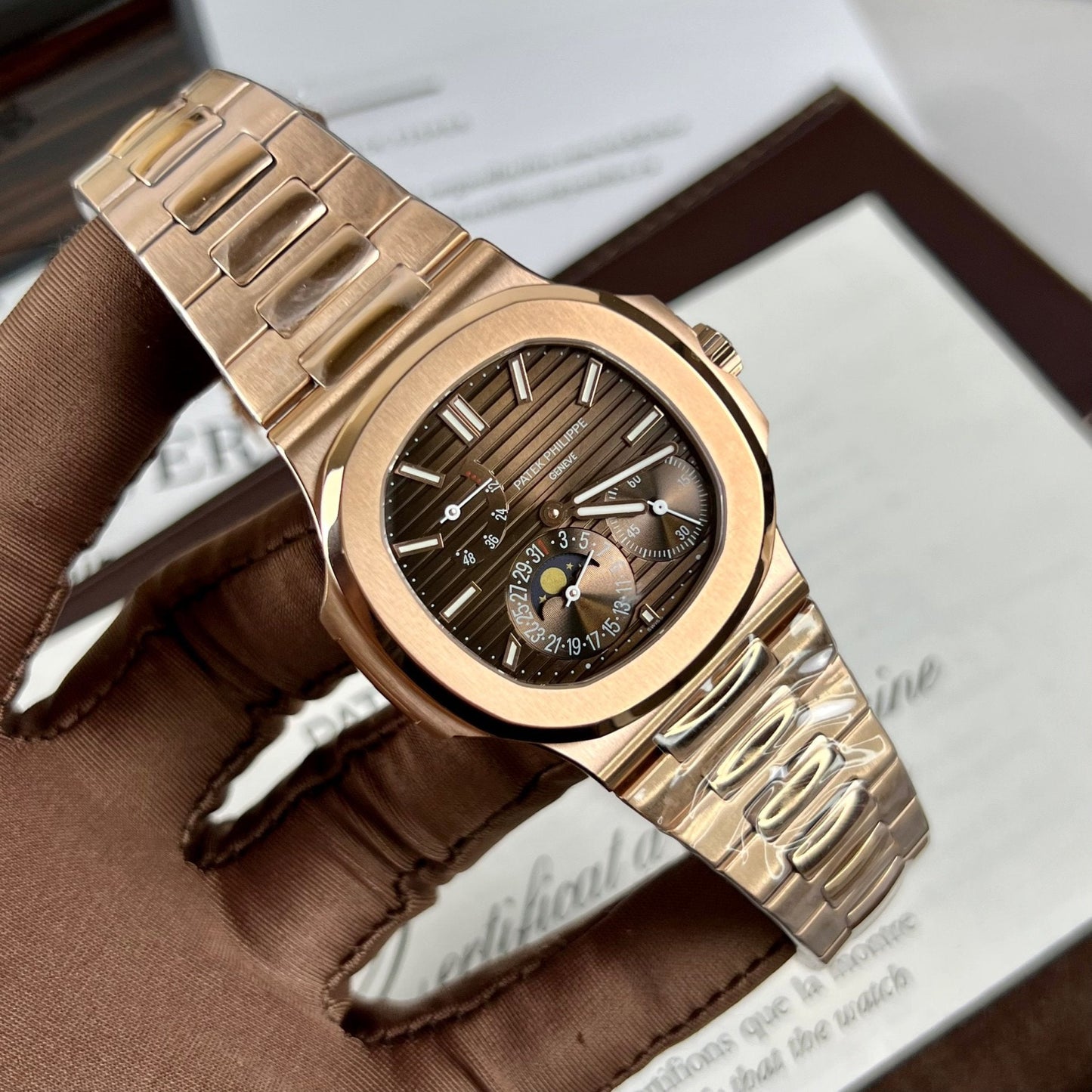 Patek Philippe Nautilus 5712/1R-001 plaqué or rose 18 carats