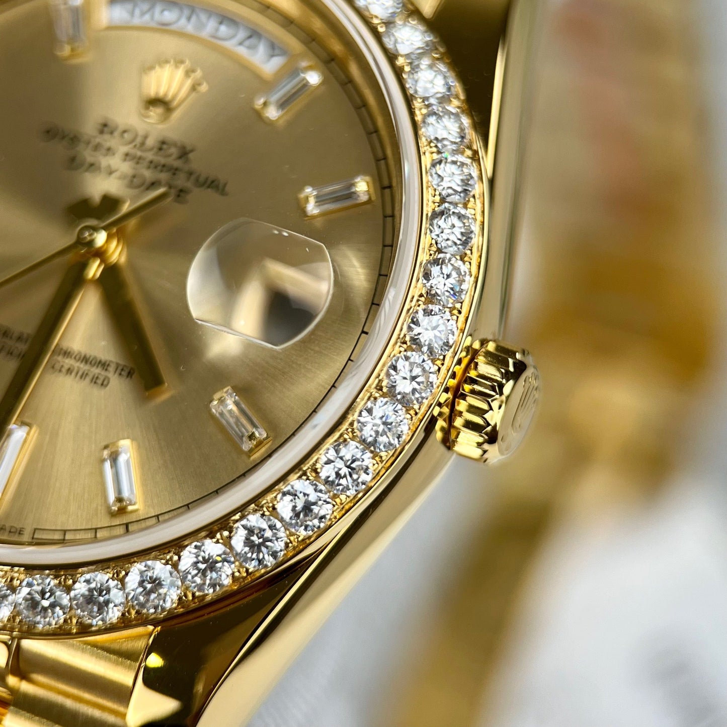 Rolex Day-Date 40 228348rbr-0002 Or jaune Or 18 carats incrusté de diamants artificiels