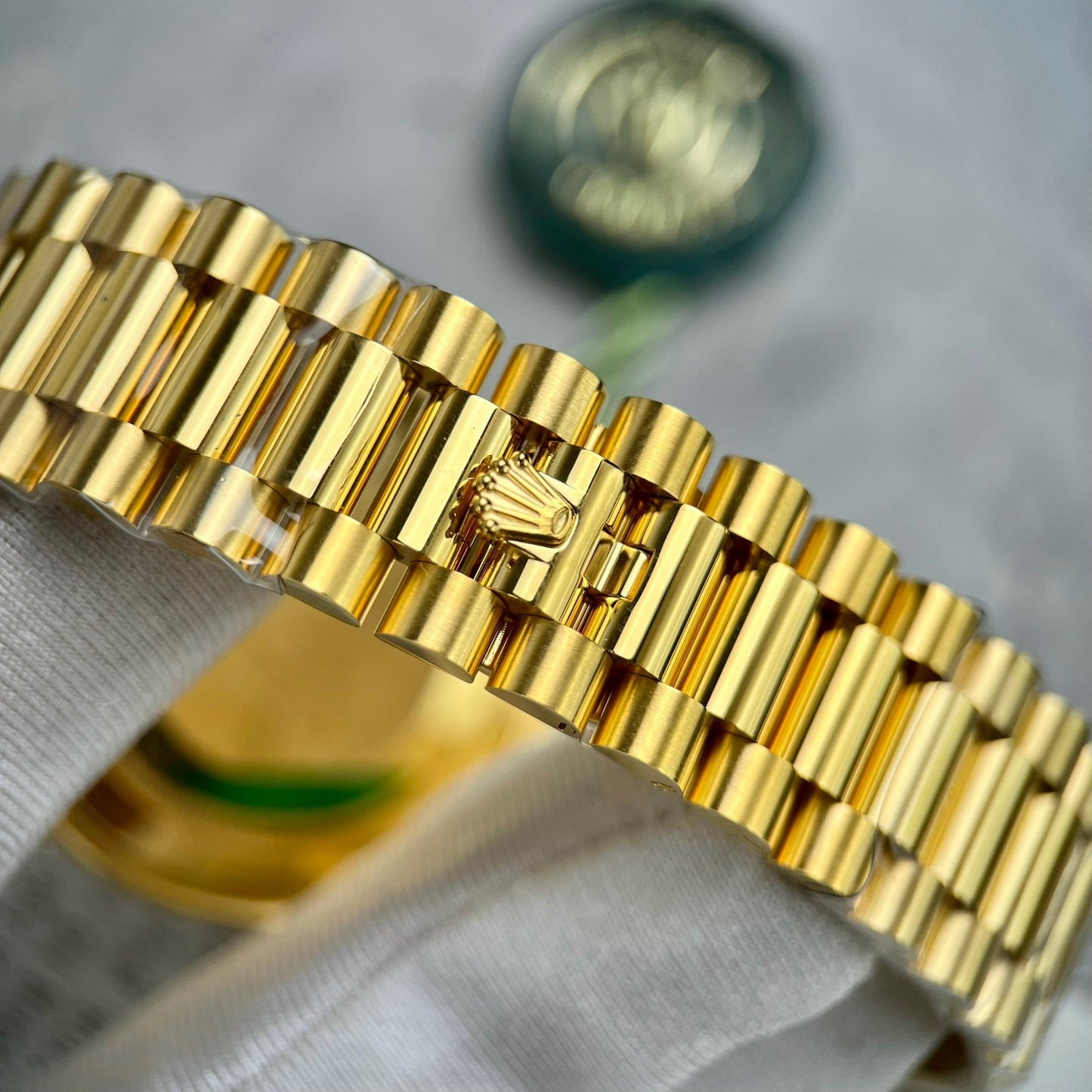 Rolex Day-Date 40 228348rbr-0002 Or jaune Or 18 carats incrusté de diamants artificiels