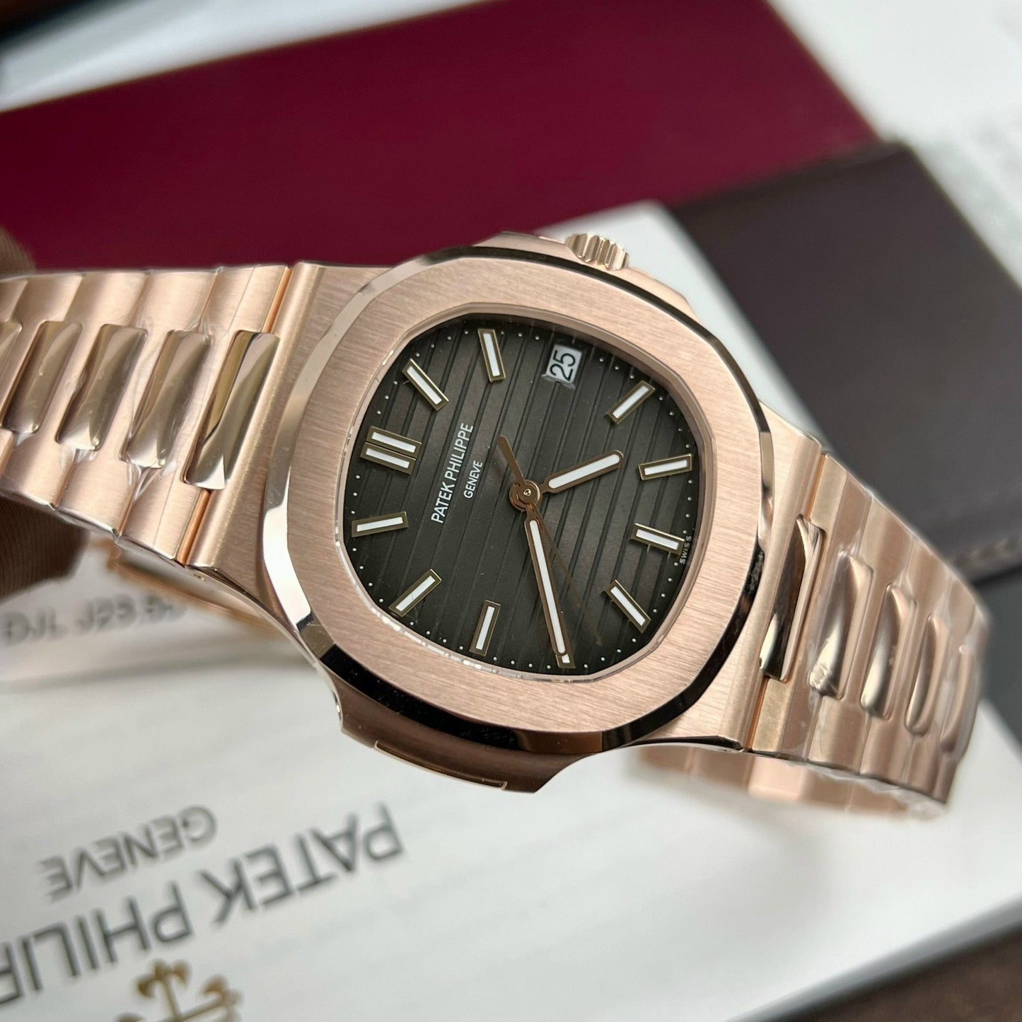 Patek Philippe Nautilus 5711/1R-001 – Emballé en or rose 18 carats de l'usine 3K