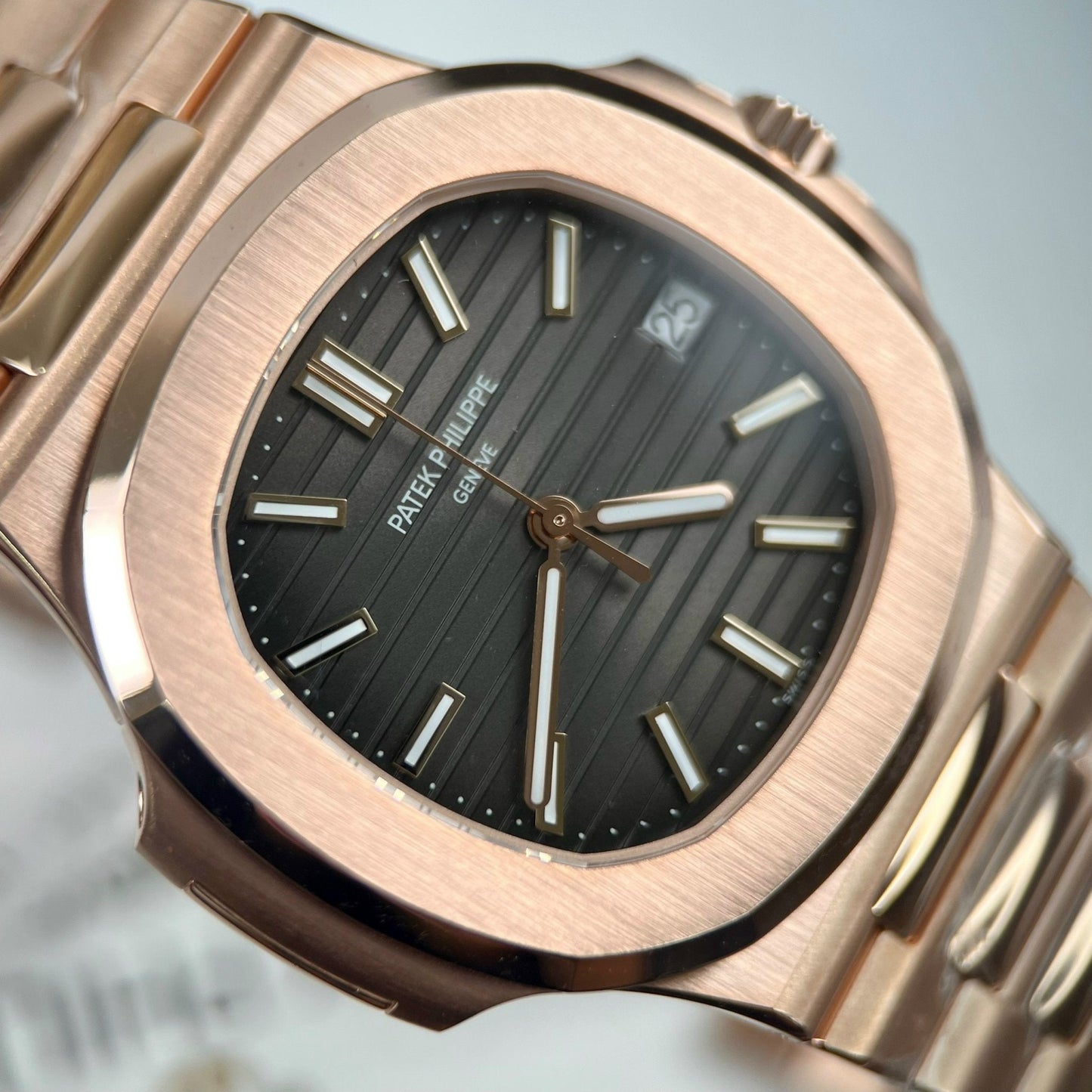 Patek Philippe Nautilus 5711/1R-001 – Emballé en or rose 18 carats de l'usine 3K