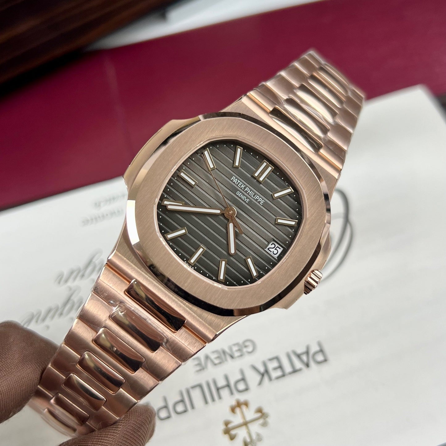 Patek Philippe Nautilus 5711/1R-001 – Emballé en or rose 18 carats de l'usine 3K