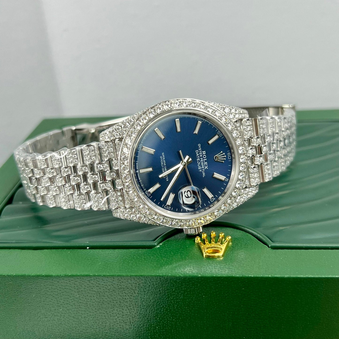 Montre pour homme Rolex Datejust 41 à cadran bleu 126334-0002 moissanite personnalisée