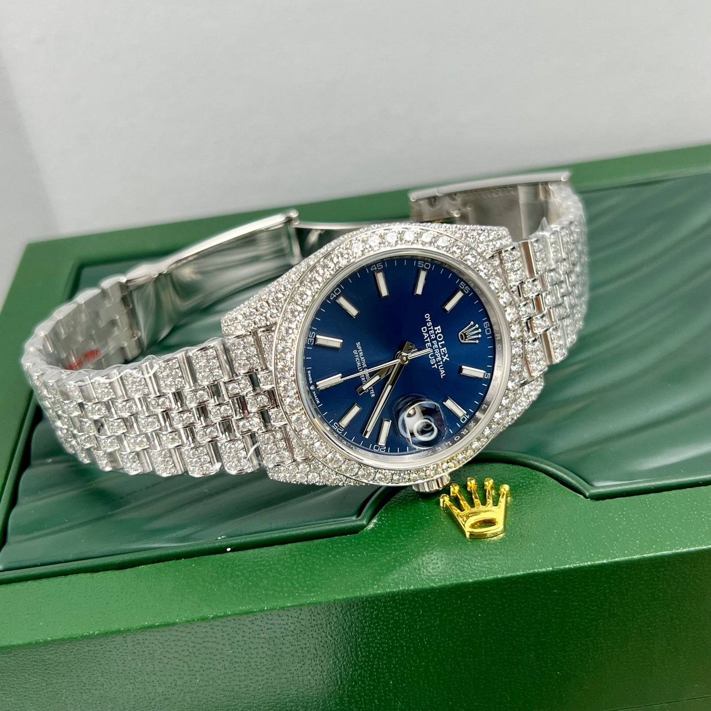 Montre pour homme Rolex Datejust 41 à cadran bleu 126334-0002 moissanite personnalisée