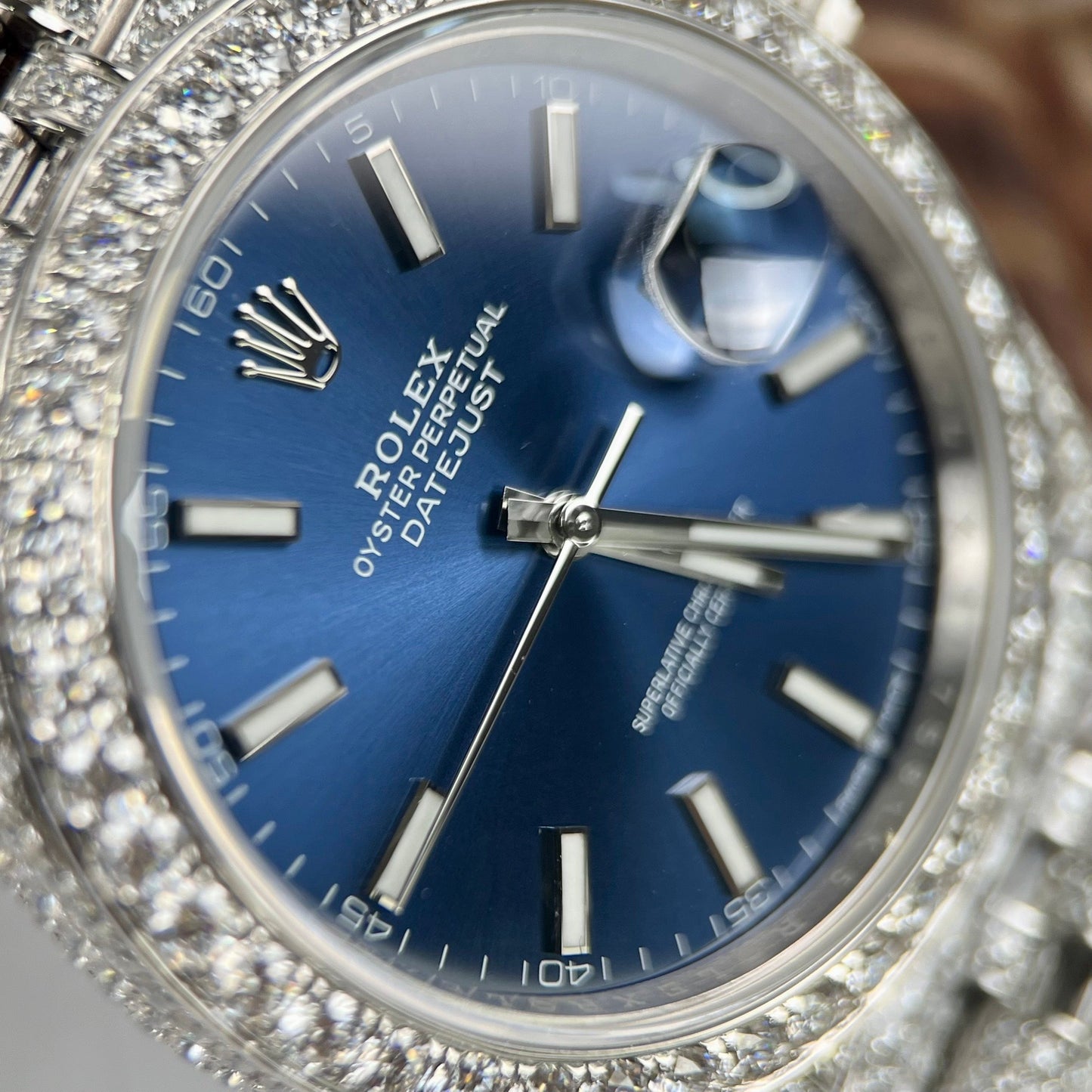 Montre pour homme Rolex Datejust 41 à cadran bleu 126334-0002 moissanite personnalisée