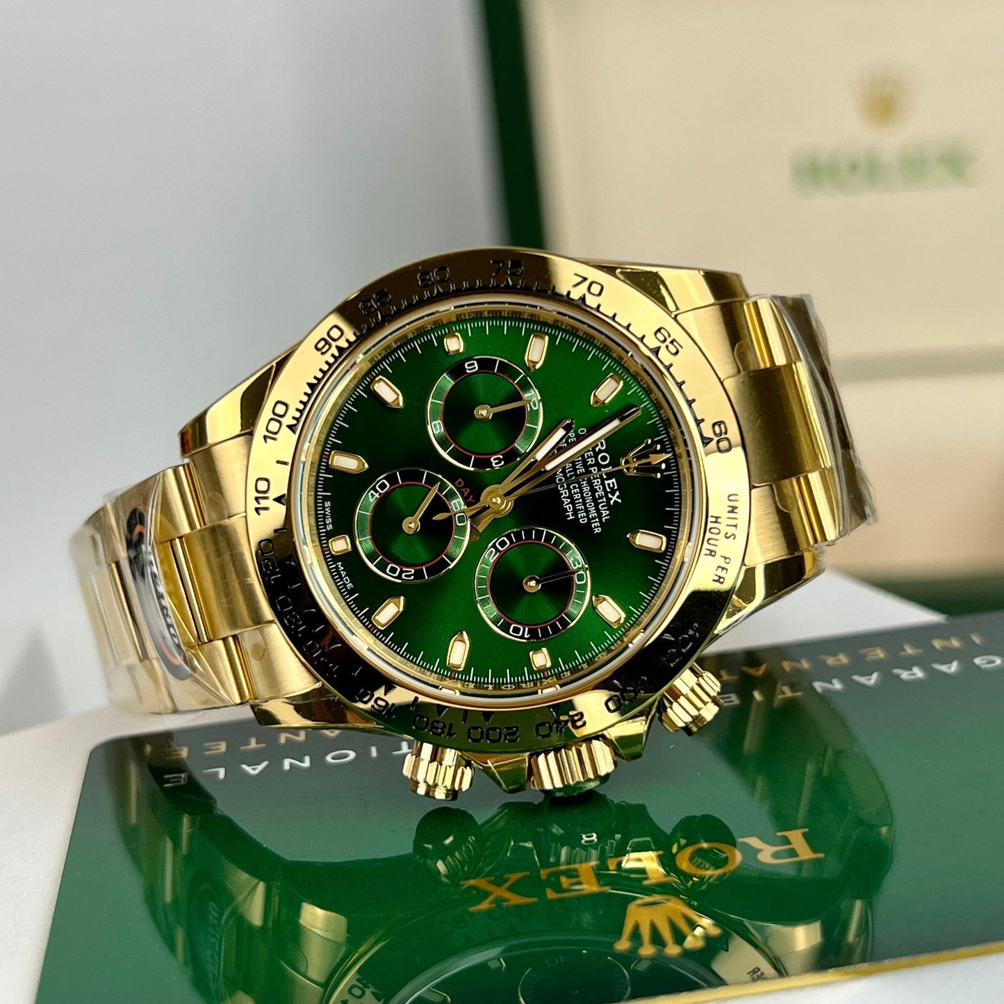 Montre Rolex Cosmograph Daytona 40 en or jaune, cadran arabe vert 116508, revêtement en or jaune 18 carats