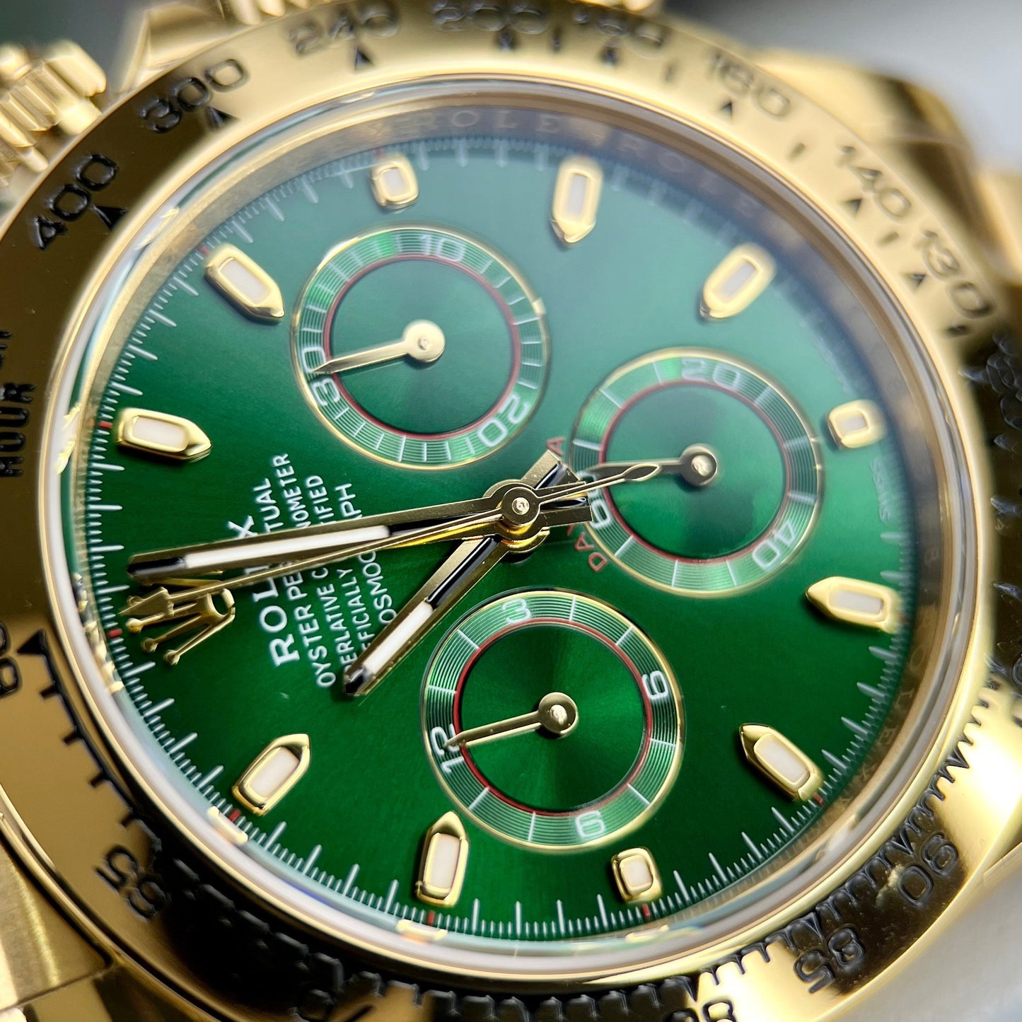 Montre Rolex Cosmograph Daytona 40 en or jaune, cadran arabe vert 116508, revêtement en or jaune 18 carats