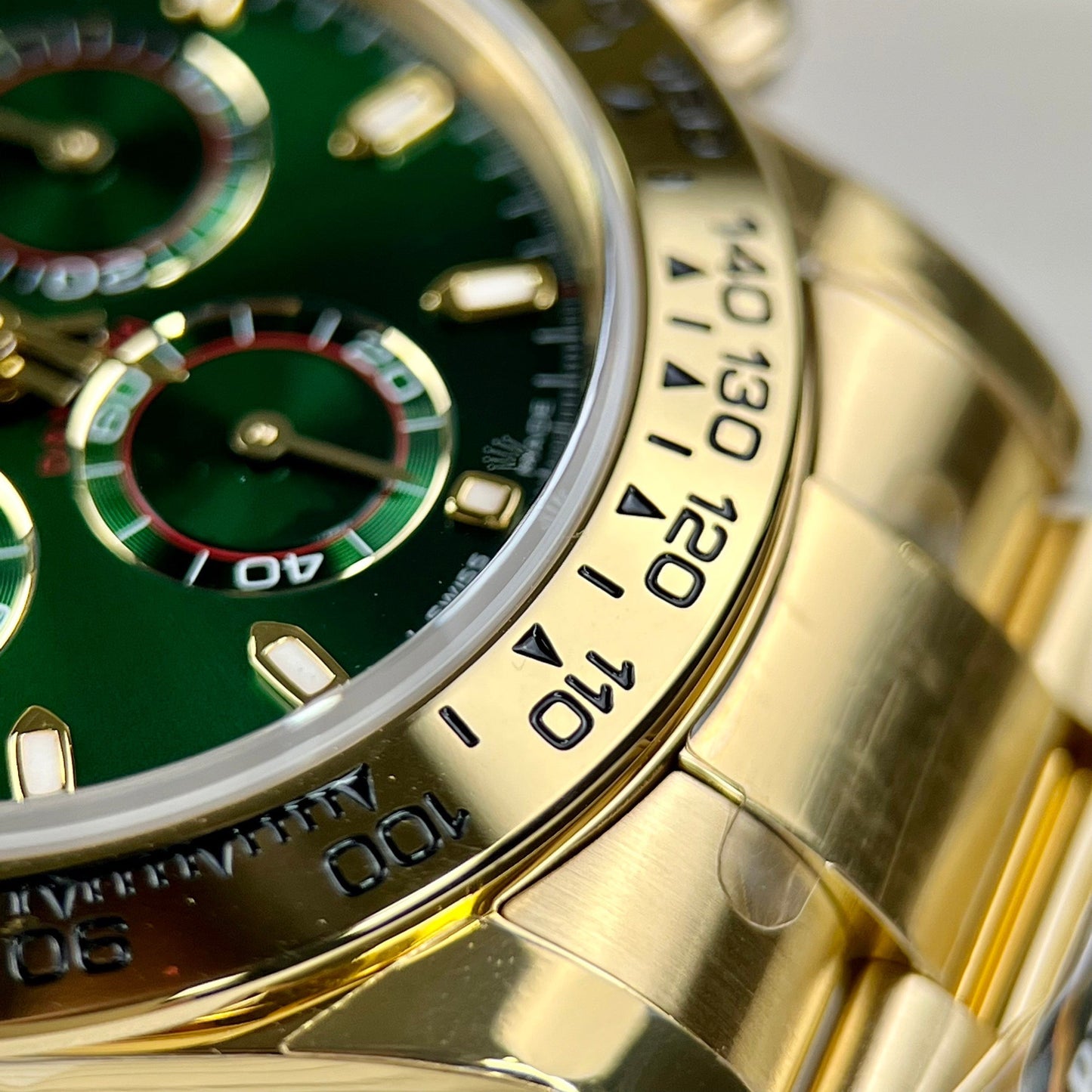 Montre Rolex Cosmograph Daytona 40 en or jaune, cadran arabe vert 116508, revêtement en or jaune 18 carats