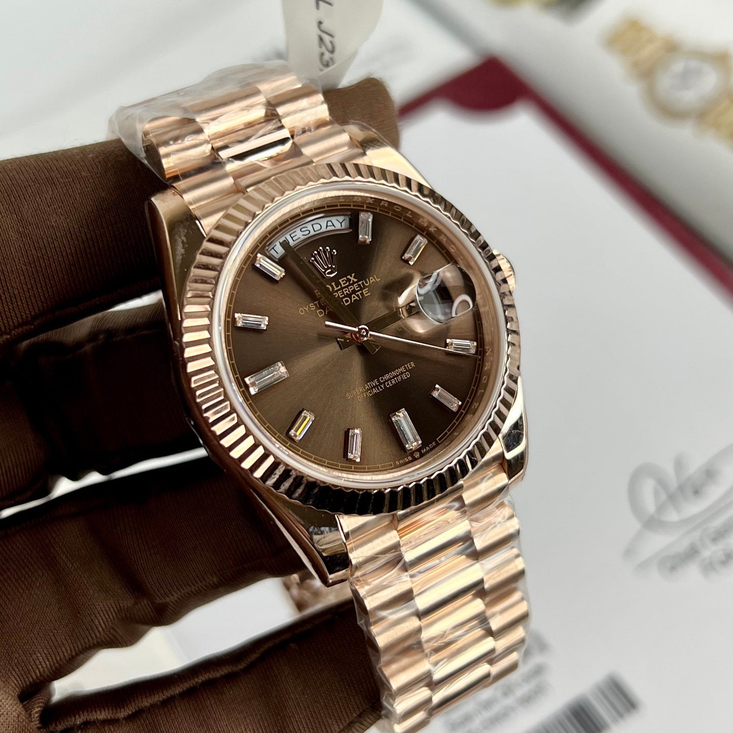 Rolex Day-Date 40 mm 228235 esfera de chocolate Relleno de oro rosa de 18 k 150 gramos