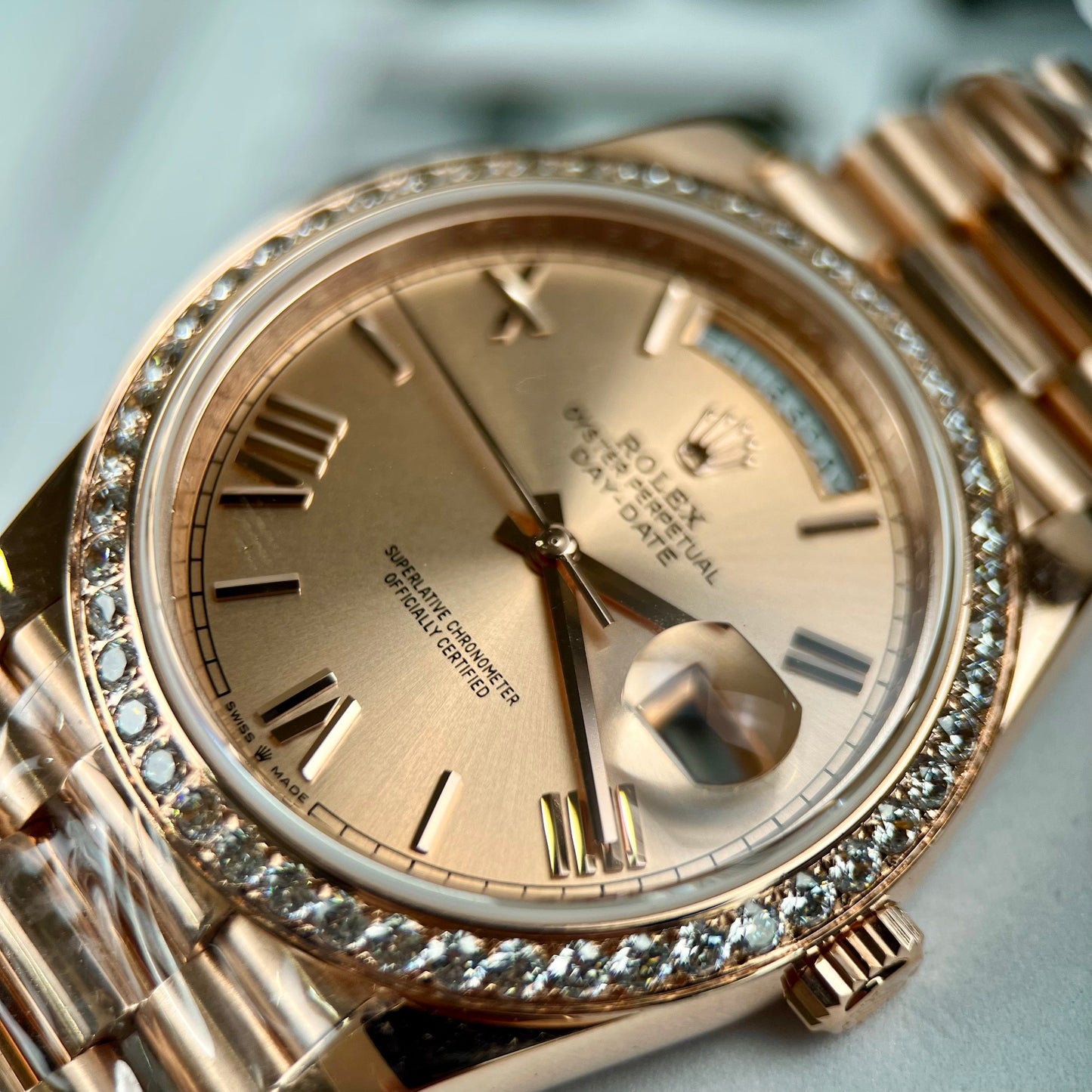 Rolex Oyster Day-Date 40mm 228235 beschichtet 18k Roségold Beste 1:1 Edition 130 Gramm Moissanit-Lünette