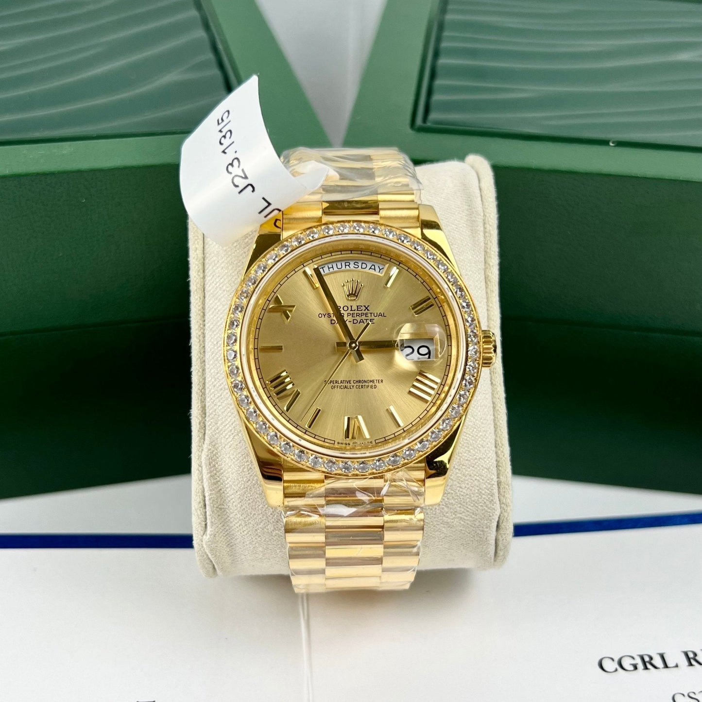 Rolex Day-Date 40 mm 228238-0006 revêtu d'or jaune 18 carats Meilleure édition 1:1 lunette moissanite