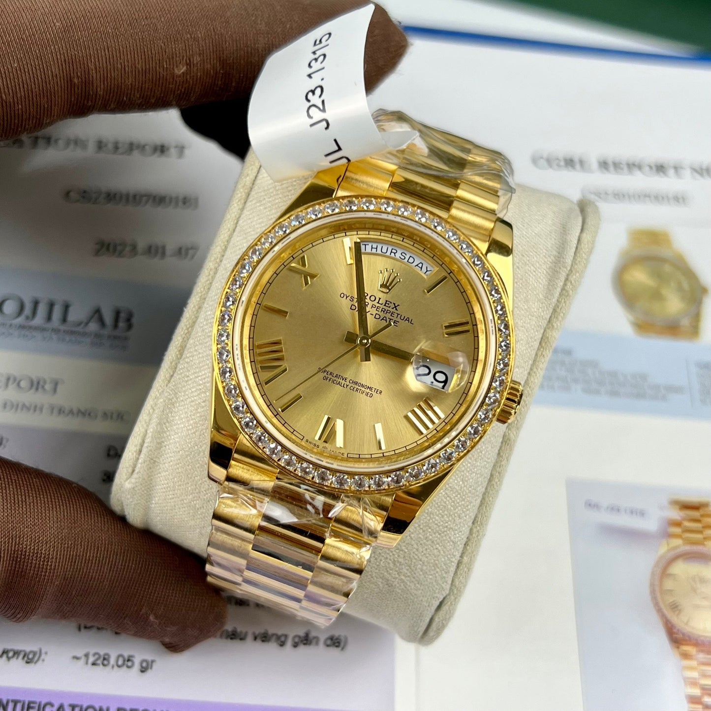 Rolex Day-Date 40 mm 228238-0006 revêtu d'or jaune 18 carats Meilleure édition 1:1 lunette moissanite