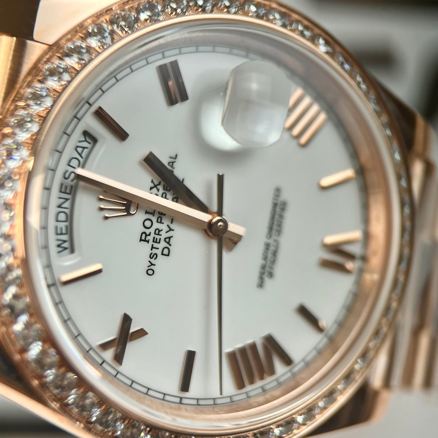 Rolex Day-Date 40 228235-0032 40 mm meilleure édition 1:1 revêtement en or rose 18 carats et lunette en pierre