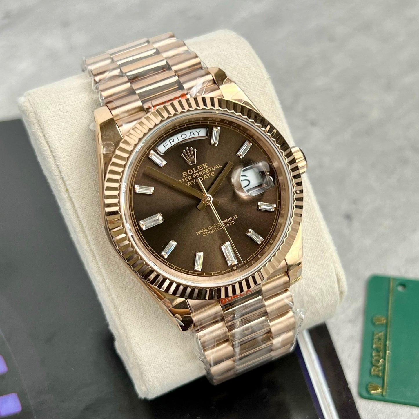 Rolex Day-Date 40 mm 228235 cadran chocolat or rose 18 carats rempli 167 grammes