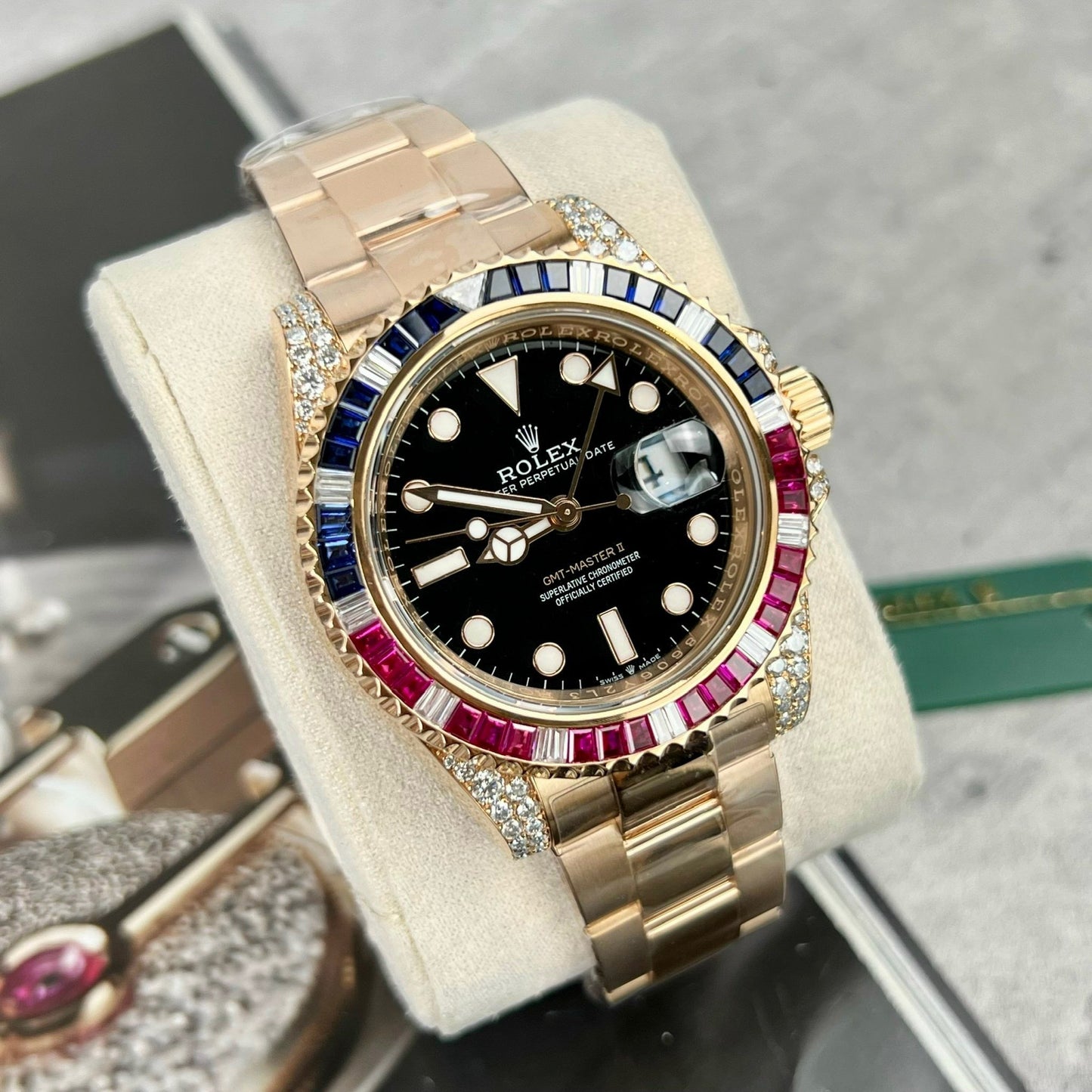 Rolex GMT-Master II 126755 Rainbow Bezel Melhor Edição 1:1 com Ruby Stone e embrulho 18k