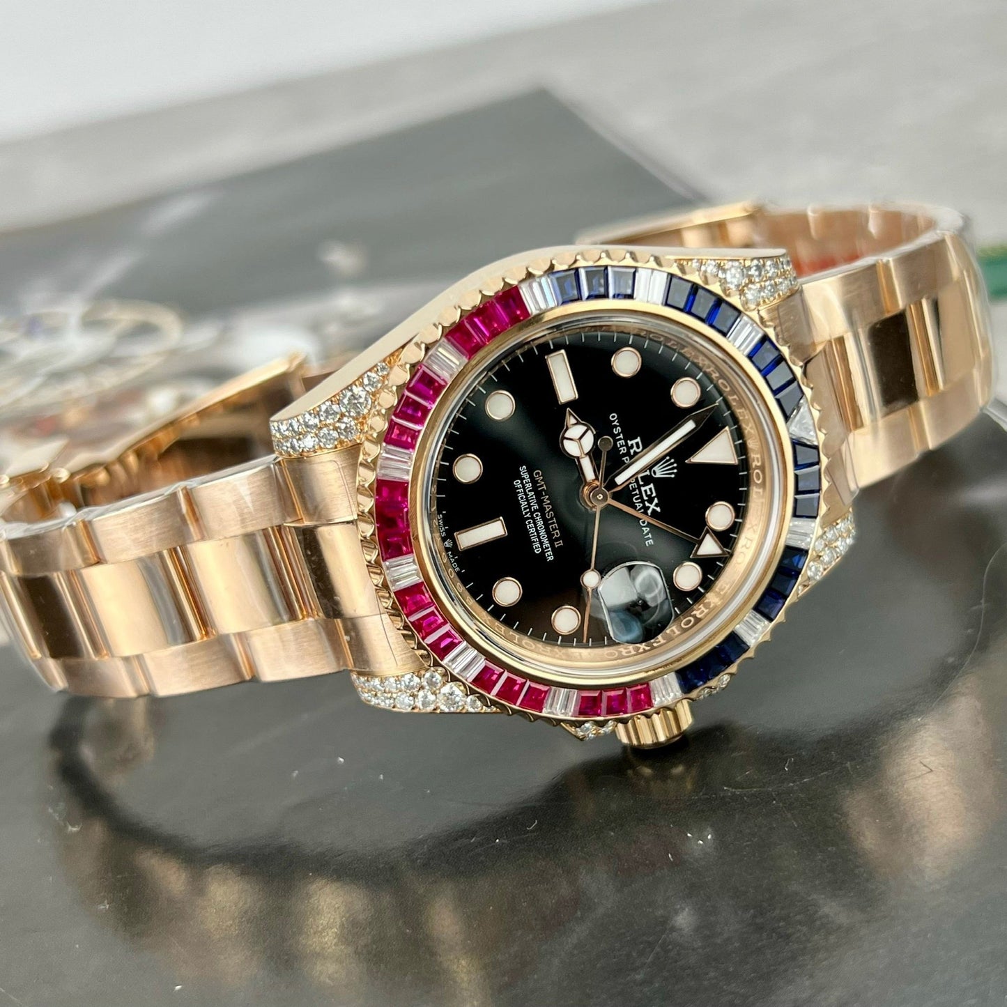 Rolex GMT-Master II 126755 Rainbow Bezel Melhor Edição 1:1 com Ruby Stone e embrulho 18k