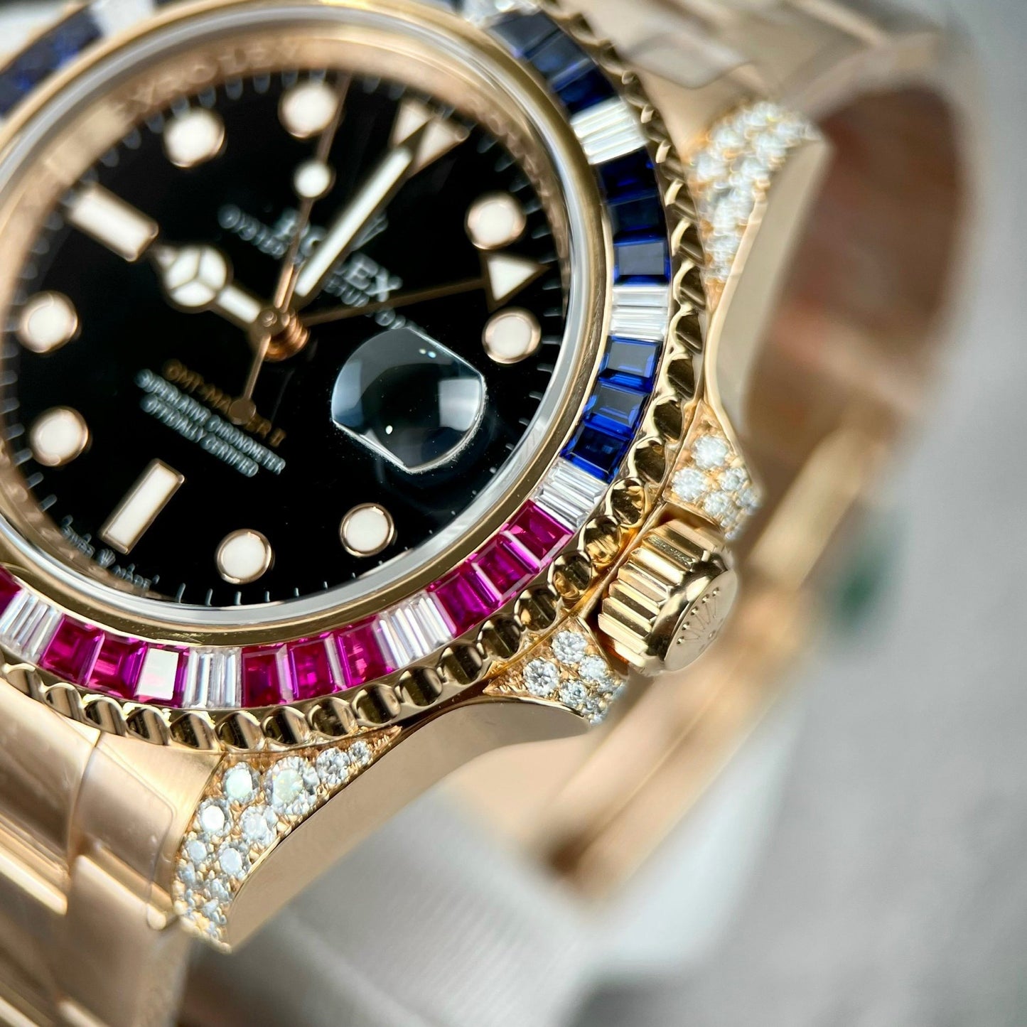 Rolex GMT-Master II 126755 Rainbow Bezel Melhor Edição 1:1 com Ruby Stone e embrulho 18k