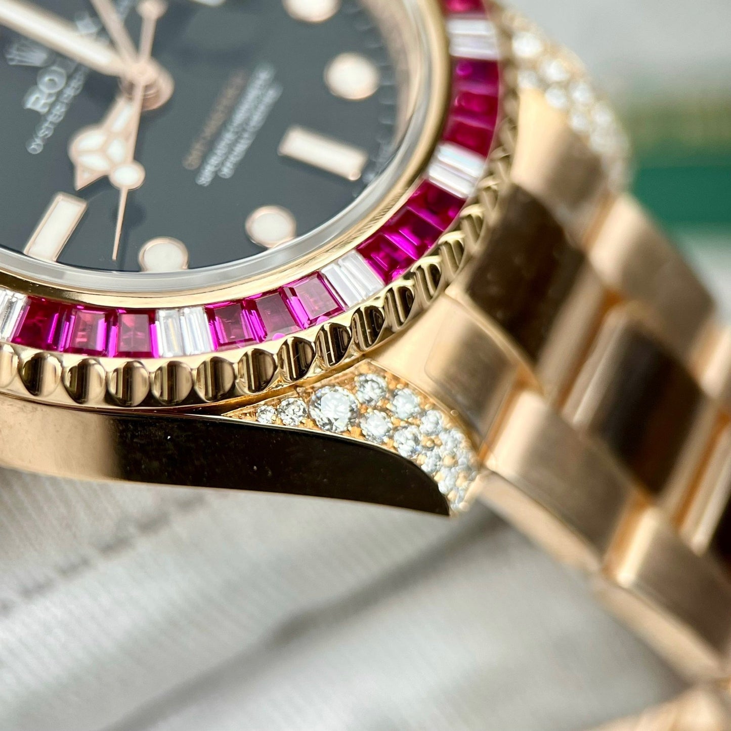 Rolex GMT-Master II 126755 Rainbow Bezel Melhor Edição 1:1 com Ruby Stone e embrulho 18k