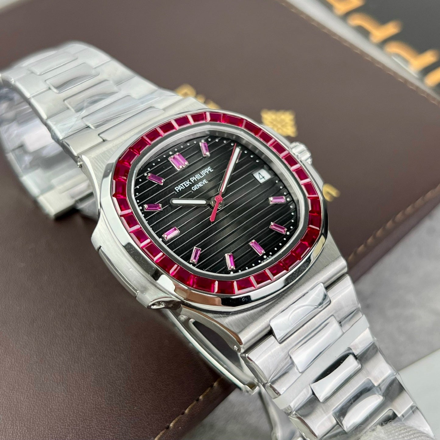 Patek Philippe Nautilus 5711/112P-001Meilleure édition 1:1 PPF Factory personnalisée Ruby Stone