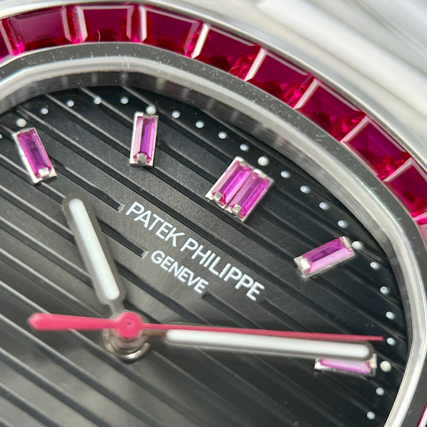 Patek Philippe Nautilus 5711/112P-001Meilleure édition 1:1 PPF Factory personnalisée Ruby Stone