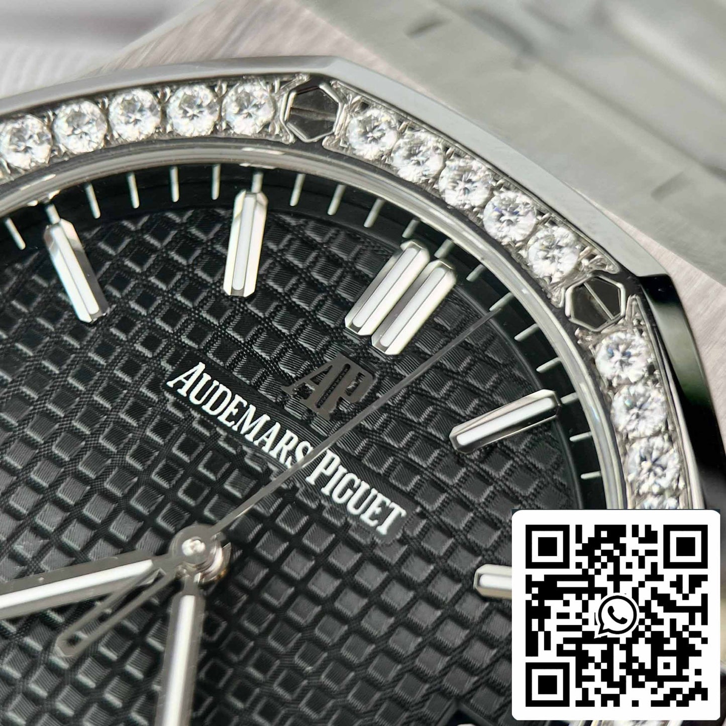 Réplique Audemars Piguet Royal Oak 15400ST.OO.1220ST.01 Diamants Moissanite personnalisés