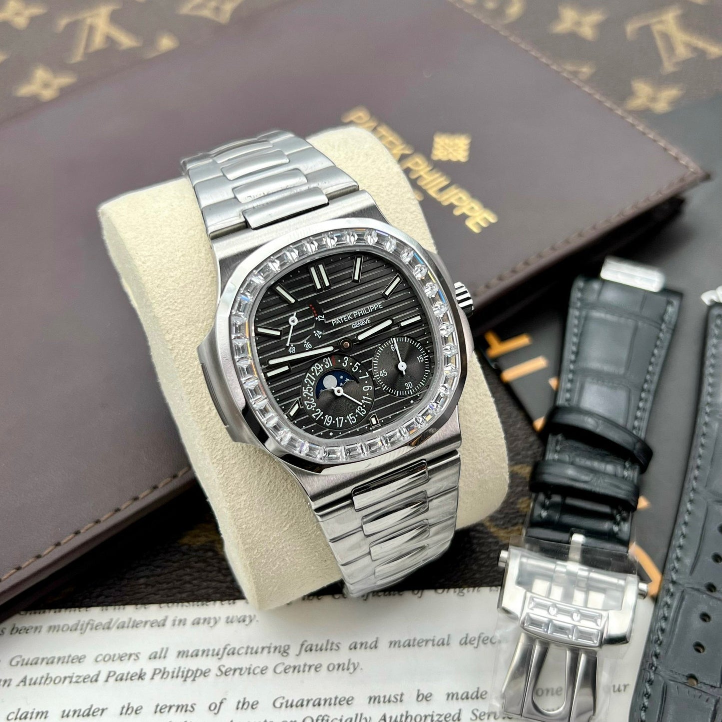 Patek Philippe Nautilus 5712GR 1:1 Meilleure édition GR Factory Cadran gris