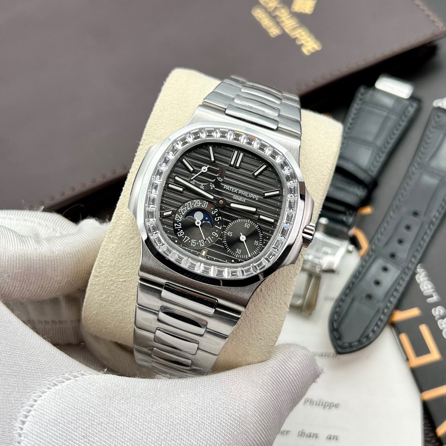 Patek Philippe Nautilus 5712GR 1:1 Meilleure édition GR Factory Cadran gris