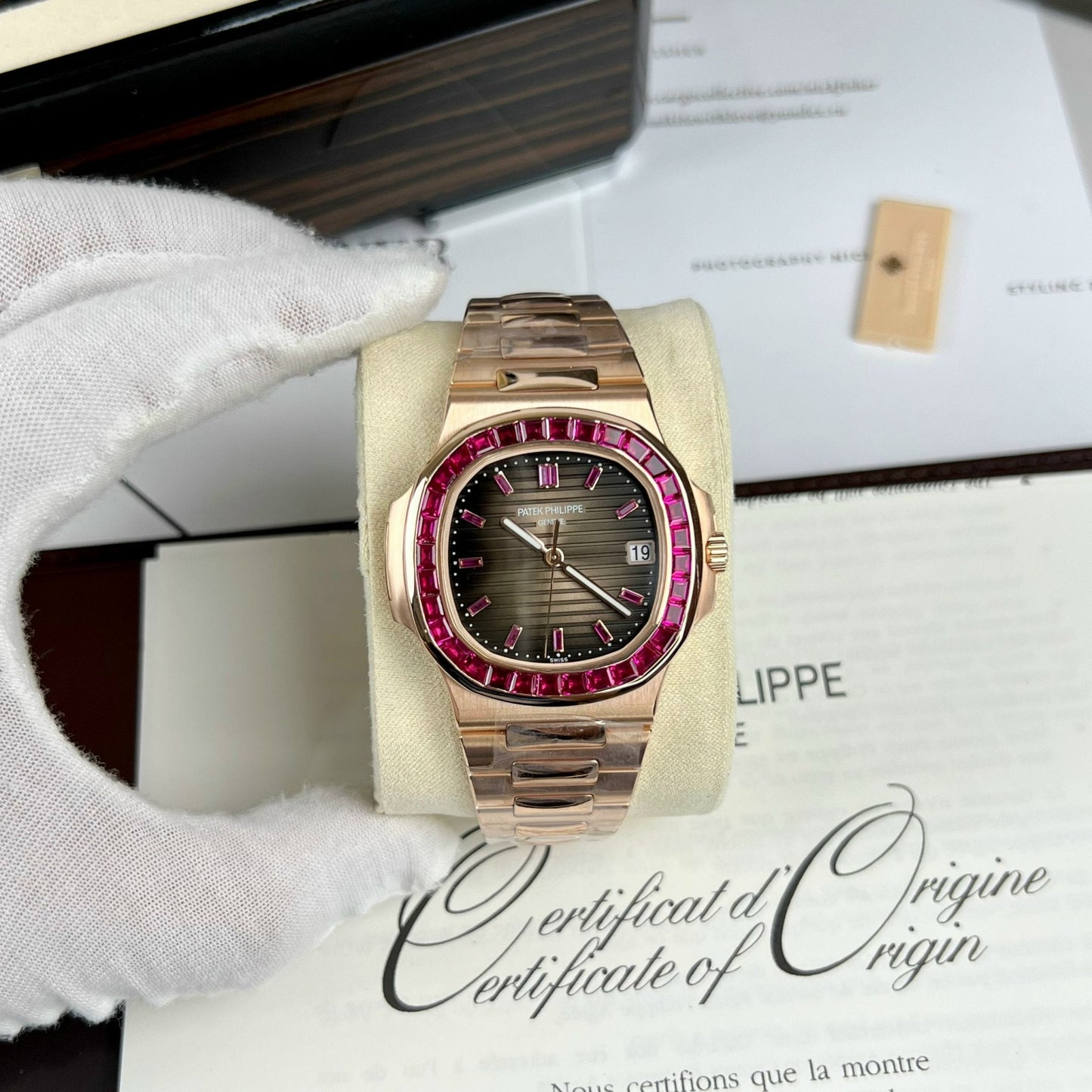 Patek Philippe Nautilus 5711 Or rose 18 carats 1:1 meilleure édition PPF Factory personnalisée Ruby Stone