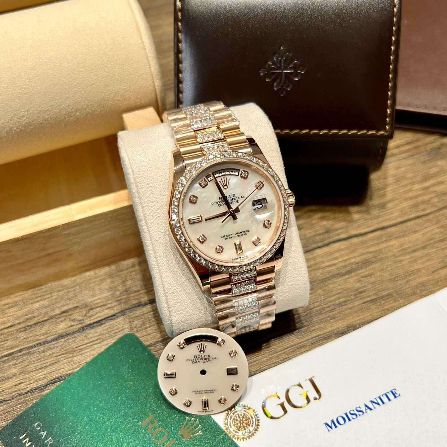 Rolex Day-Date M128345RBR-0030 Nacre 1:1 Meilleure édition personnalisée 18 carats et moissanite