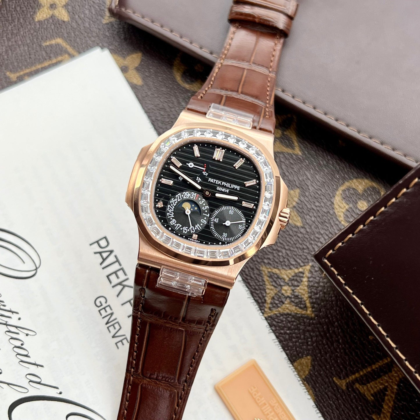 Patek Philippe Nautilus 5724R-001 GR usine 1:1 meilleure édition cadran noir or rose et pierre