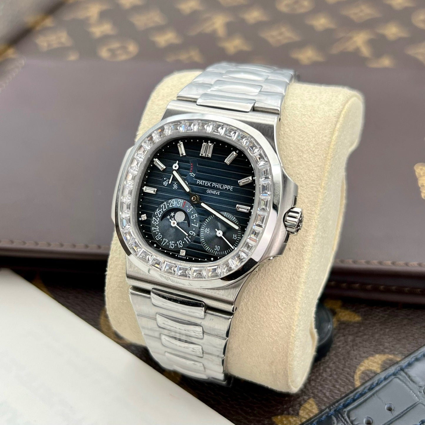 Patek Philippe Nautilus 5712/1R-001 1:1 Meilleure édition GR Factory Cadran bleu et pierre