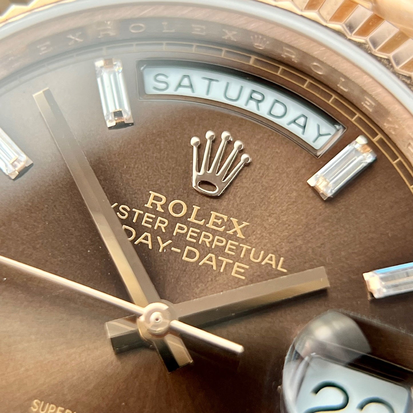 Rolex Day Date M228235-0003 Placcato in oro 18 carati 1:1 Best Edition GM Factory V3 Quadrante color cioccolato Versione con contrappeso