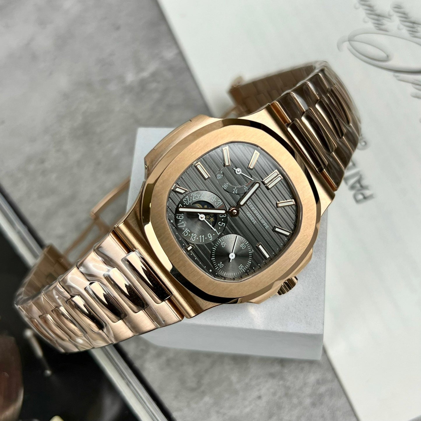 Patek Philippe Nautilus 5712/1R-001 1:1 Meilleure édition GR Factory Cadran gris Or rose