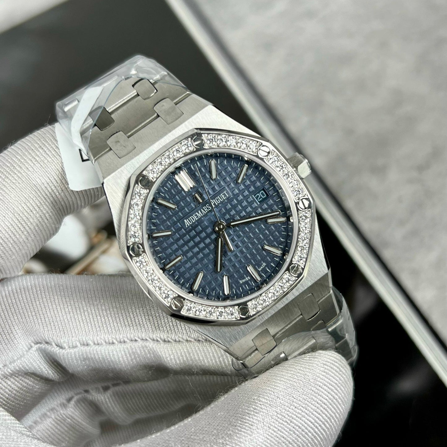 Audemars Piguet Royal Oak 67651IP.ZZ.1261IP.01 1:1 Meilleure édition ZF Factory Cadran bleu Lunette moissanite