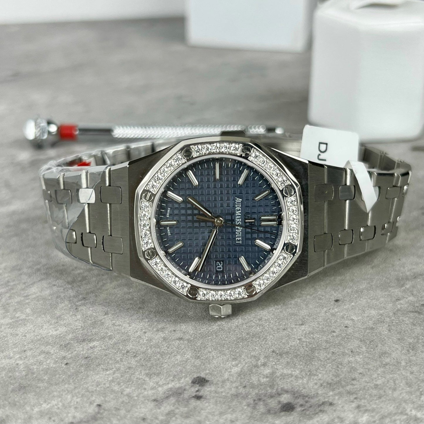 Audemars Piguet Royal Oak 67651IP.ZZ.1261IP.01 1:1 Meilleure édition ZF Factory Cadran bleu Lunette moissanite