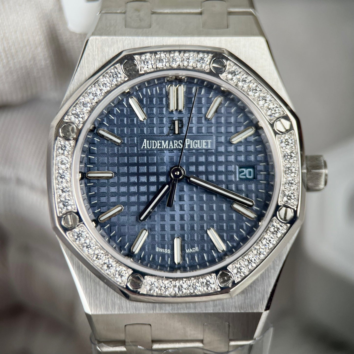 Audemars Piguet Royal Oak 67651IP.ZZ.1261IP.01 1:1 Meilleure édition ZF Factory Cadran bleu Lunette moissanite