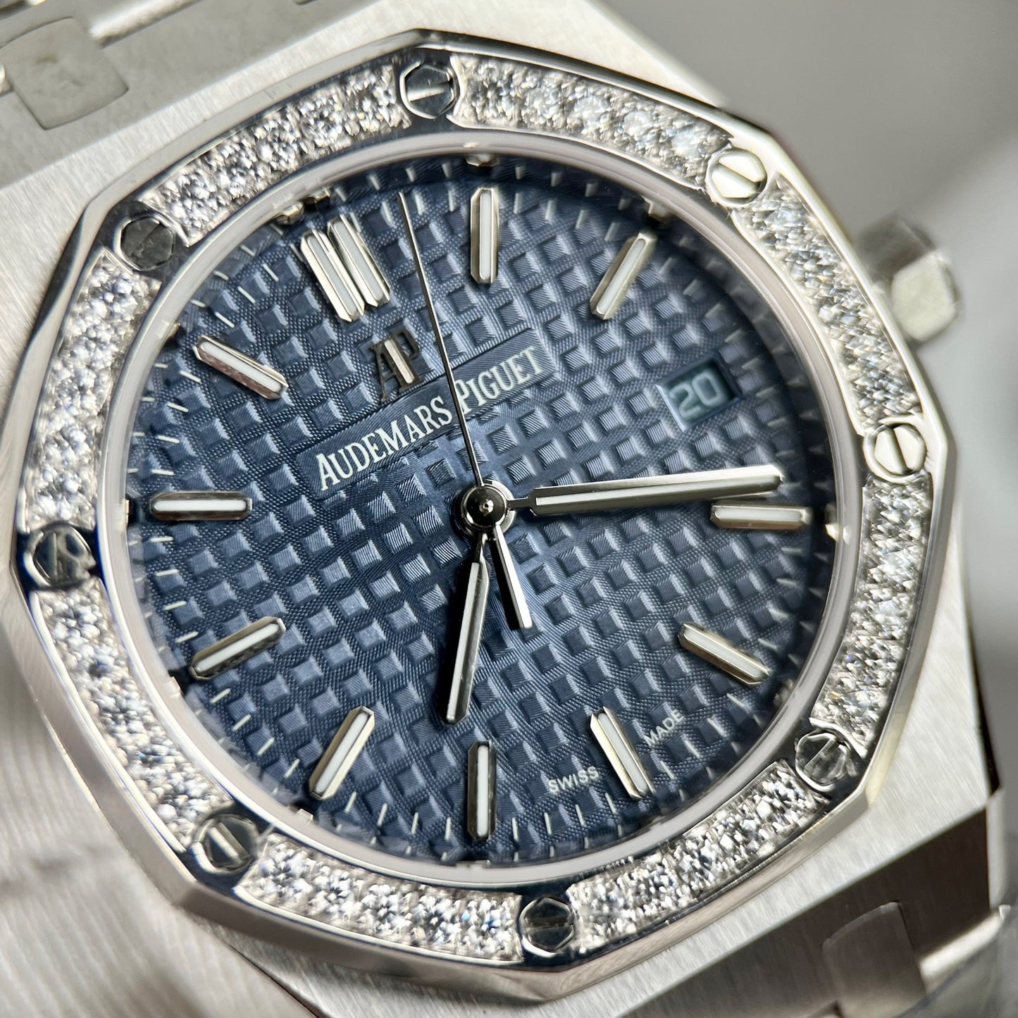 Audemars Piguet Royal Oak 67651IP.ZZ.1261IP.01 1:1 Meilleure édition ZF Factory Cadran bleu Lunette moissanite