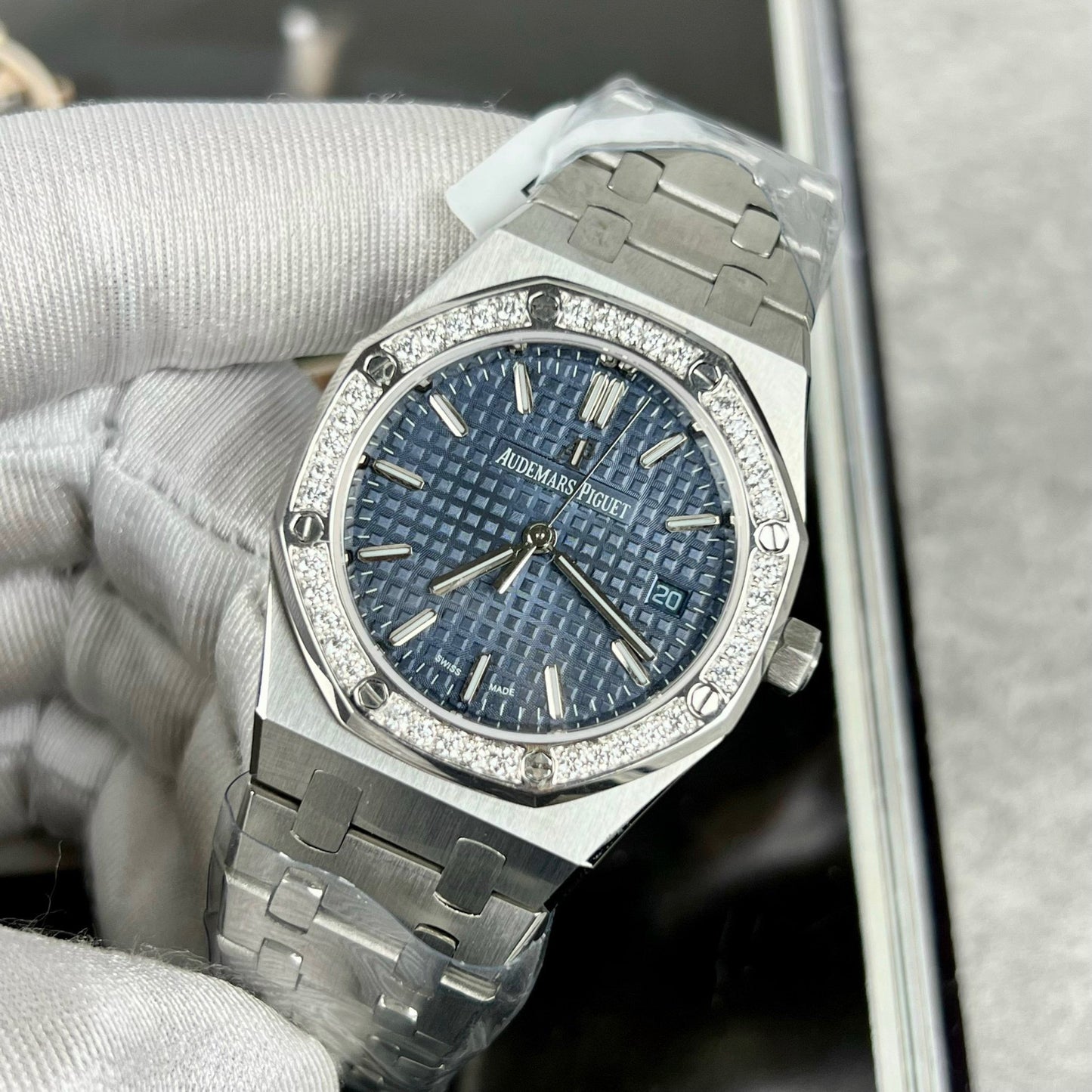 Audemars Piguet Royal Oak 67651IP.ZZ.1261IP.01 1:1 Meilleure édition ZF Factory Cadran bleu Lunette moissanite